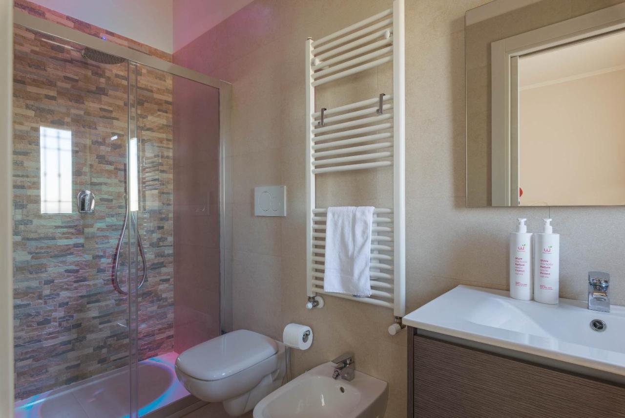 Casa Torre Di Specchio 2 Con Piscina Apartment Bari Luaran gambar
