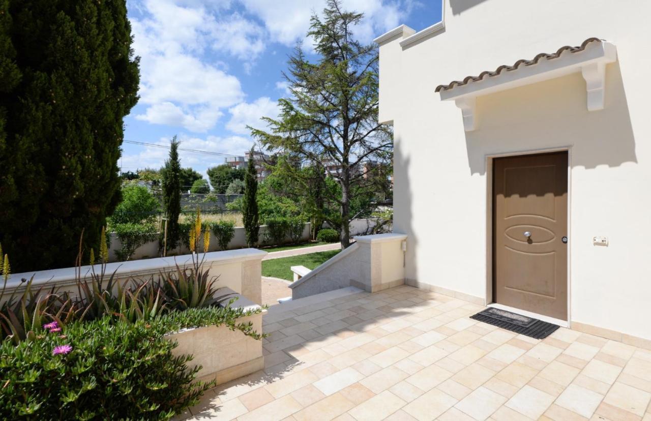 Casa Torre Di Specchio 2 Con Piscina Apartment Bari Luaran gambar