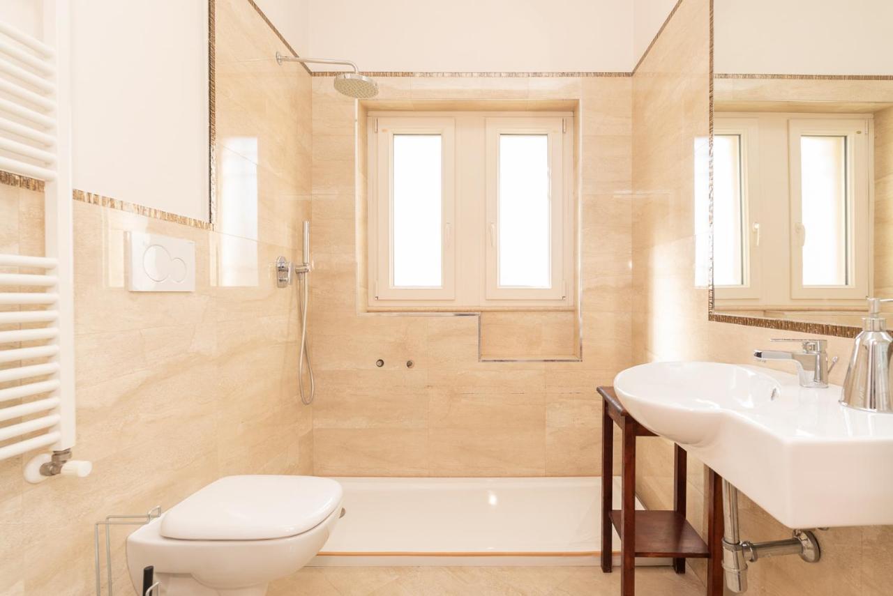 Casa Torre Di Specchio 2 Con Piscina Apartment Bari Luaran gambar