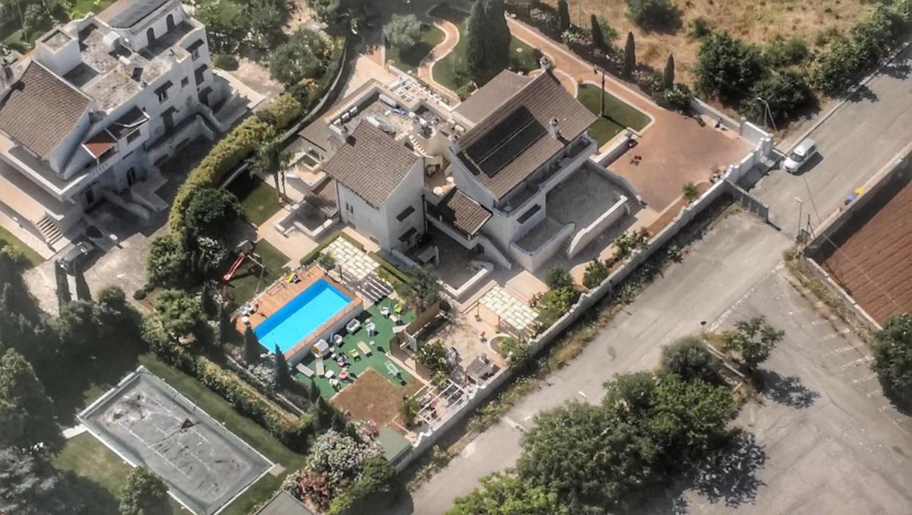 Casa Torre Di Specchio 2 Con Piscina Apartment Bari Luaran gambar